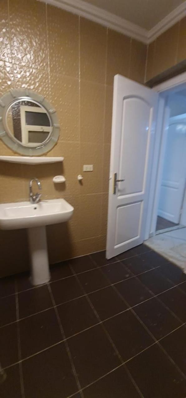 Luxury 10 Minutes From Airport Full Services Apartment Cairo